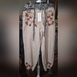 BlueVelvet Twill Pants with Embroidery Details